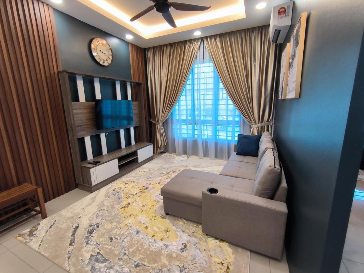 Naufal Bandar Sri Sendayan Ground Floor