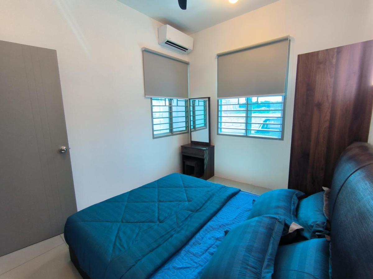 Naufal Bandar Sri Sendayan Ground Floor * Seremban